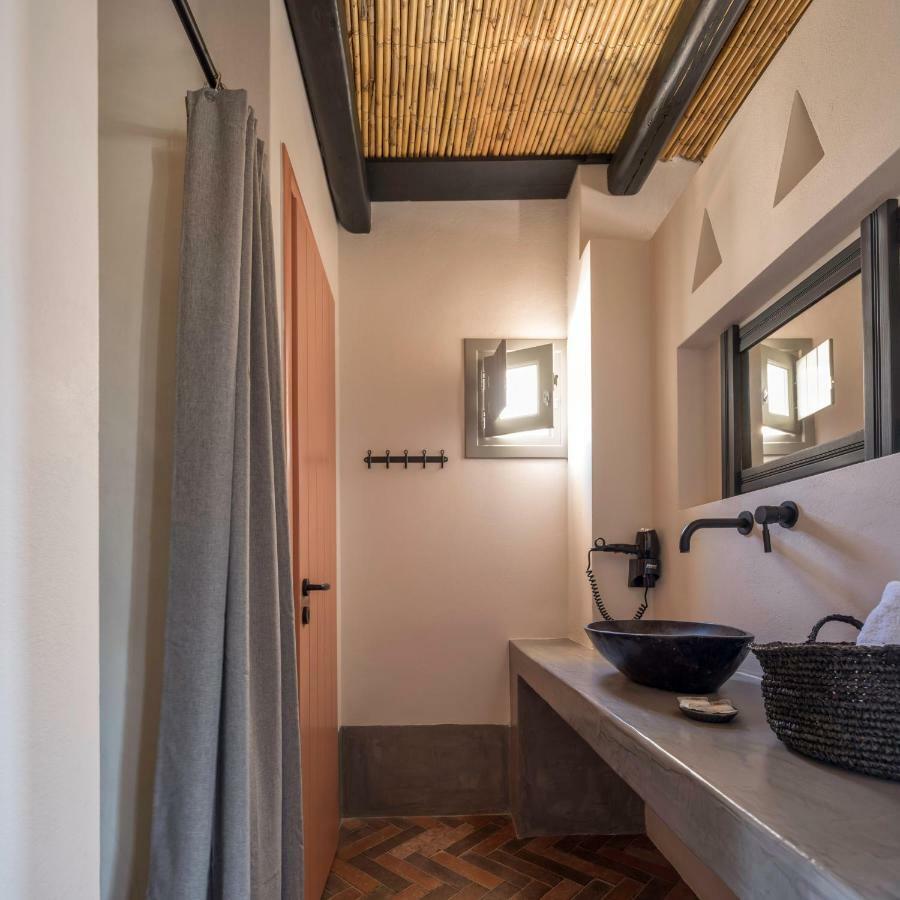 Misteli Suites Akrotírion エクステリア 写真