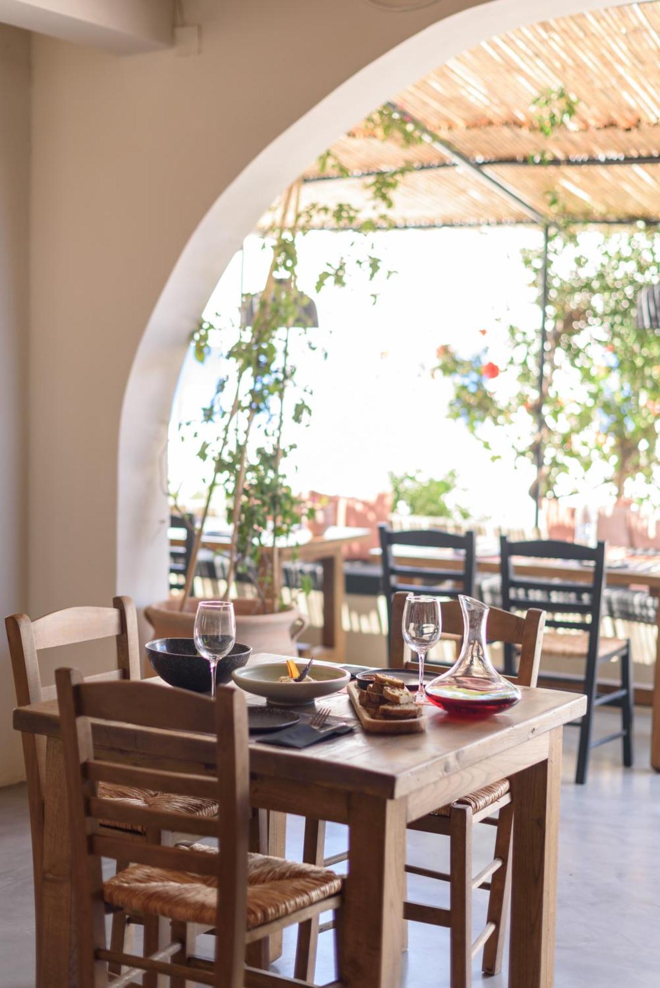 Misteli Suites Akrotírion エクステリア 写真