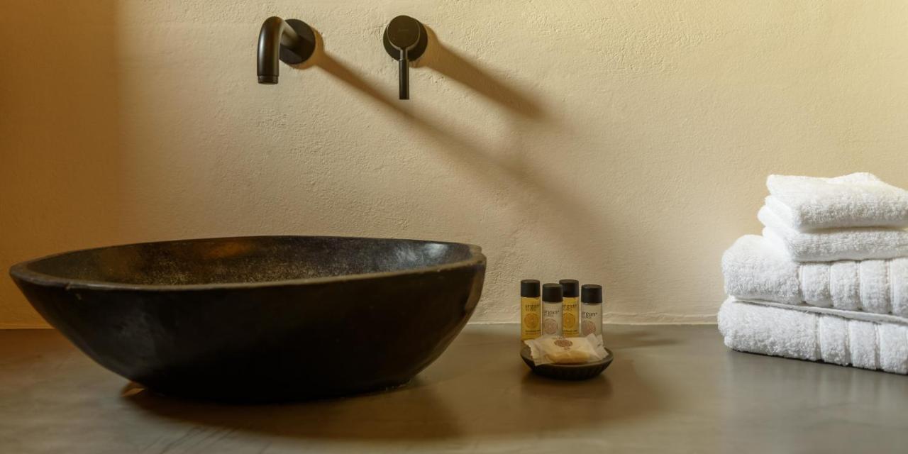 Misteli Suites Akrotírion エクステリア 写真